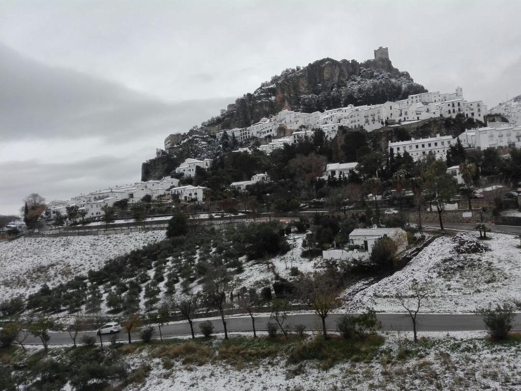 Casas Azahar-Alucema Pensionat Zahara De La Sierra Exteriör bild